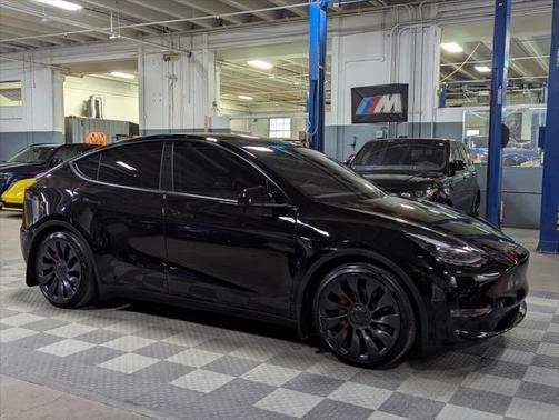 2024 Tesla Model Y Performance Dual Motor All-Wheel Drive