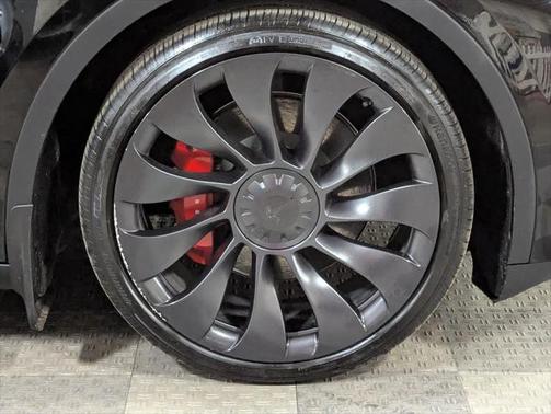 2024 Tesla Model Y Performance Dual Motor All-Wheel Drive