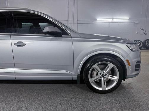 Florett Silver Metallic 2019 Audi Q7 55 Prestige
