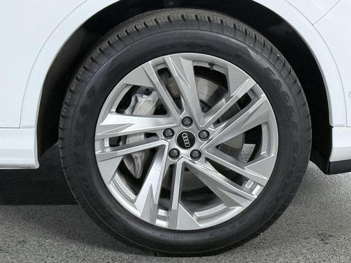 2021 Audi Q7 55 Premium Plus