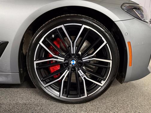 Skyscraper Gray Metallic 2023 BMW M550 i xDrive