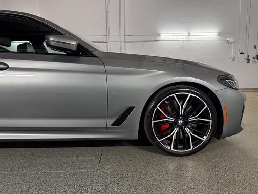 Skyscraper Gray Metallic 2023 BMW M550 i xDrive