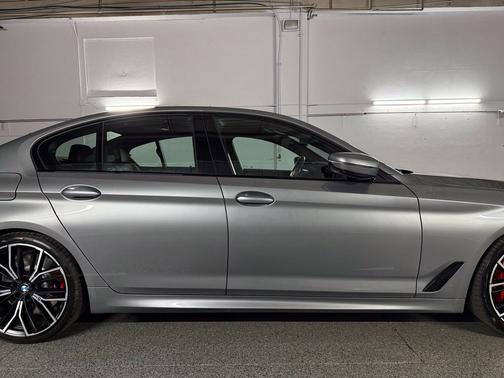 Skyscraper Gray Metallic 2023 BMW M550 i xDrive