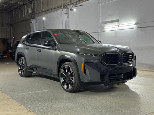 Dravit Grey Metallic 2023 BMW XM Base