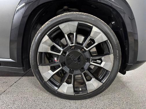 Dravit Grey Metallic 2023 BMW XM Base