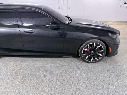 Black Sapphire Metallic 2024 BMW i5 M60