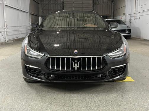 Nero Ribelle Mica 2019 Maserati Ghibli Base