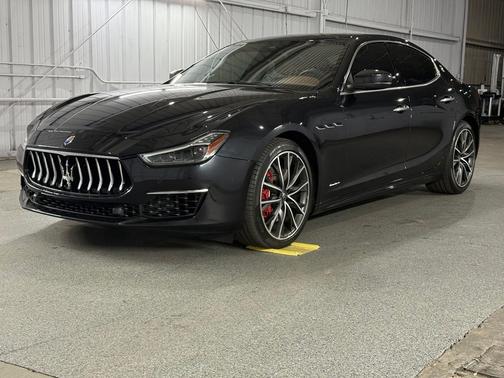 Nero Ribelle Mica 2019 Maserati Ghibli Base