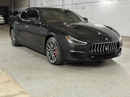 Nero Ribelle Mica 2019 Maserati Ghibli Base
