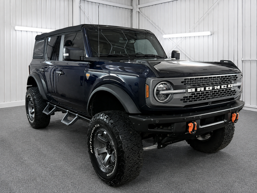 Blue Metallic 2021 Ford Bronco Badlands