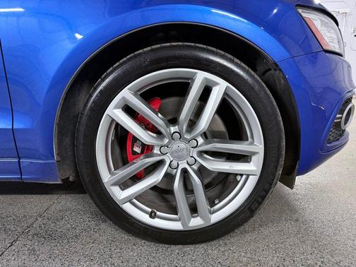 Sepang Blue Pearl Effect 2015 Audi SQ5 3.0T Prestige