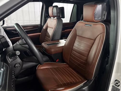 White Frost Tricoat 2023 GMC Yukon Denali Ultimate