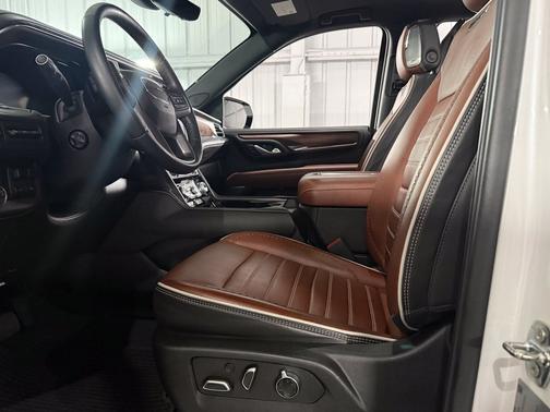 White Frost Tricoat 2023 GMC Yukon Denali Ultimate