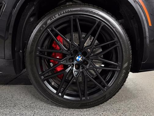 Black Sapphire Metallic 2021 BMW X5 M Base