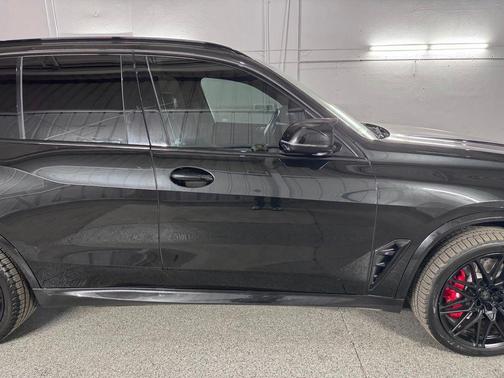 Black Sapphire Metallic 2021 BMW X5 M Competition