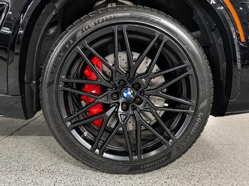 Black Sapphire Metallic 2021 BMW X5 M Base
