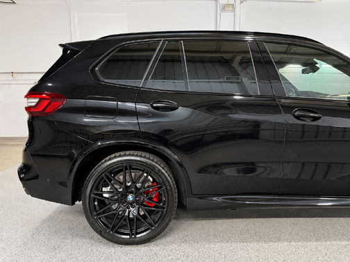 Black Sapphire Metallic 2021 BMW X5 M Base