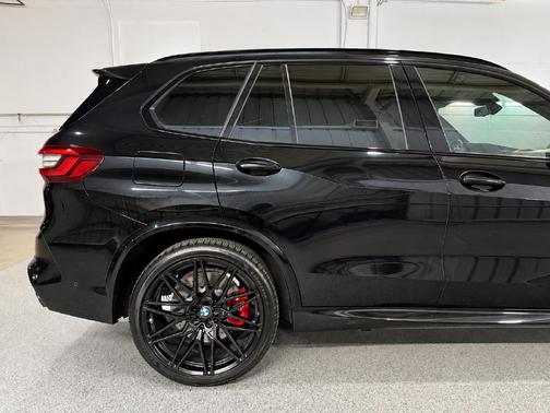 Black Sapphire Metallic 2021 BMW X5 M Base