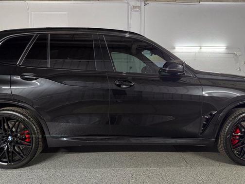 Black Sapphire Metallic 2021 BMW X5 M Base