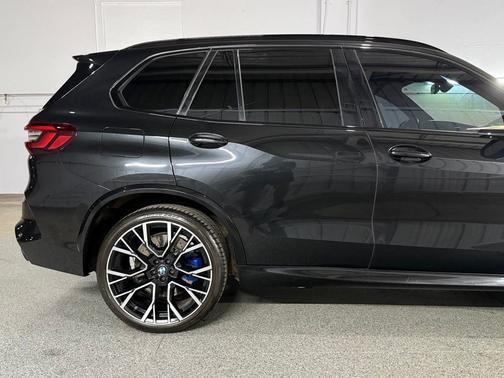 Black Sapphire Metallic 2022 BMW X5 M Base