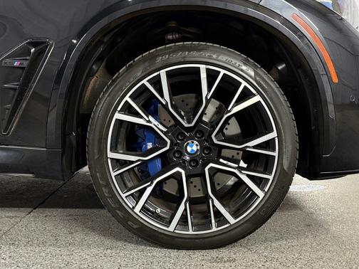 Black Sapphire Metallic 2022 BMW X5 M Base