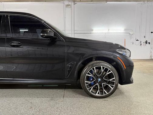 Black Sapphire Metallic 2022 BMW X5 M Base