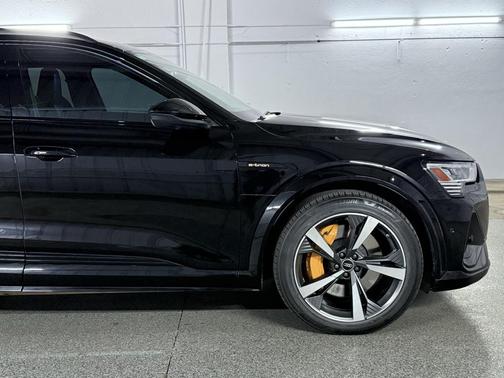 2022 Audi e-tron S Premium Plus