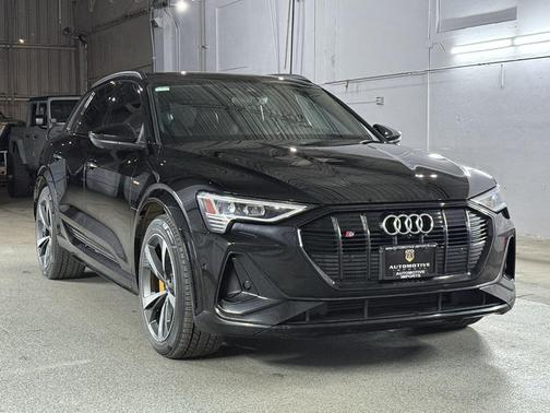 2022 Audi e-tron S Premium Plus