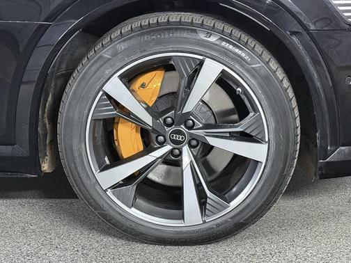 2022 Audi e-tron S Premium Plus