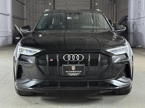 2022 Audi e-tron S Premium Plus