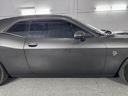 Granite Pearlcoat 2019 Dodge Challenger SRT Hellcat
