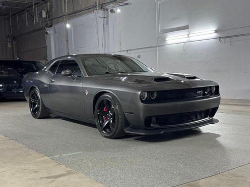 Granite Pearlcoat 2019 Dodge Challenger SRT Hellcat