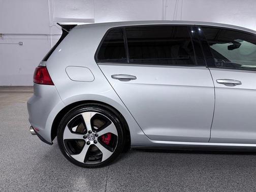 2017 Volkswagen Golf GTI 