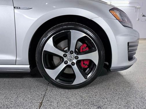 2017 Volkswagen Golf GTI 