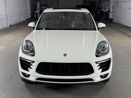 White 2018 Porsche Macan Macan