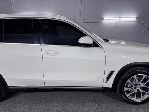 Alpine White 2022 BMW X5 xDrive40i