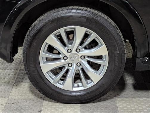 2017 INFINITI QX80 Base