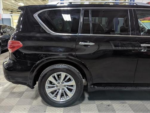 2017 INFINITI QX80 Base