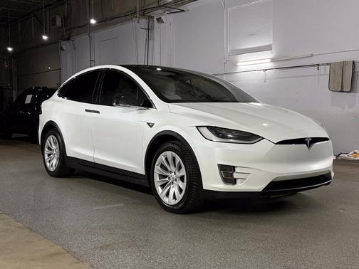 Pearl White Multi-Coat 2019 Tesla Model X Base