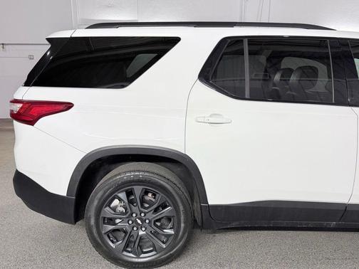 Summit White 2020 Chevrolet Traverse RS