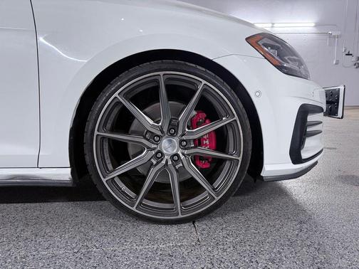 Pure White 2019 Volkswagen Golf 1.4T S