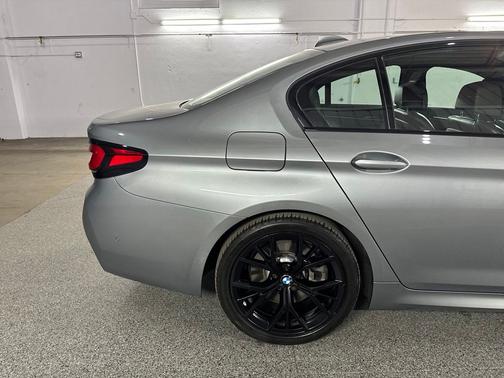 Skyscraper Gray Metallic 2023 BMW 540 i xDrive