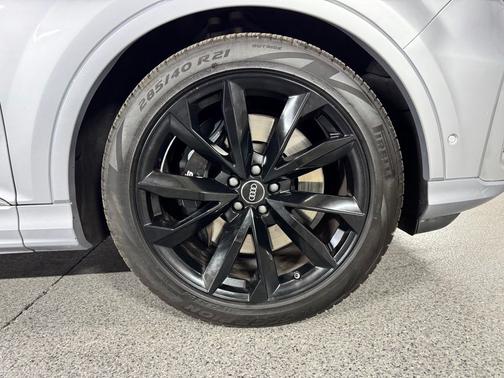 Florett Silver Metallic 2022 Audi SQ7 Premium Plus