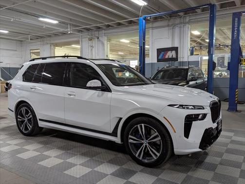 2024 BMW X7 xDrive40i