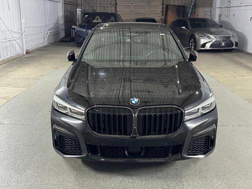 Black Sapphire Metallic 2021 BMW 750 i xDrive