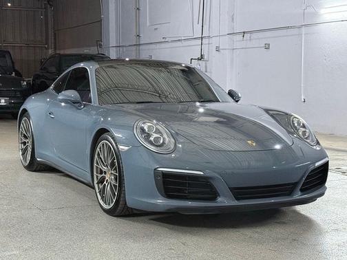 2017 Porsche 911 Carrera 4S