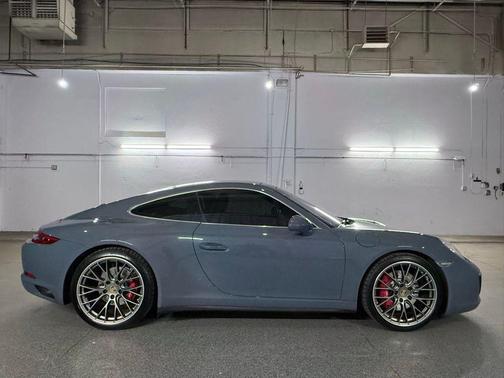 2017 Porsche 911 Carrera 4S