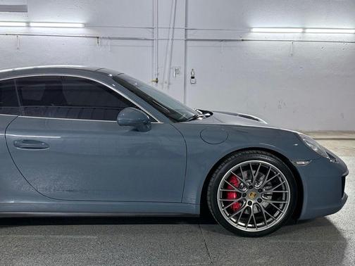2017 Porsche 911 Carrera 4S