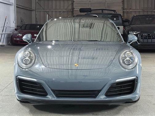 2017 Porsche 911 Carrera 4S