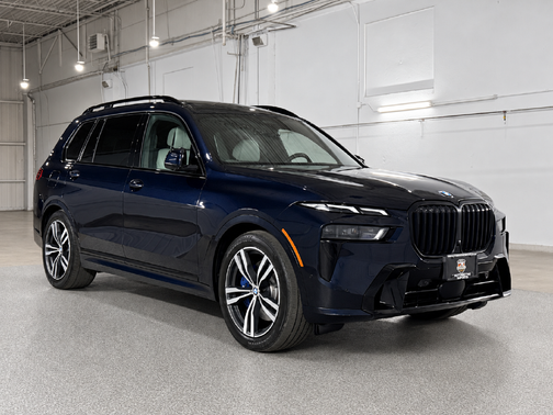 Carbon Black Metallic 2025 BMW X7 xDrive40i